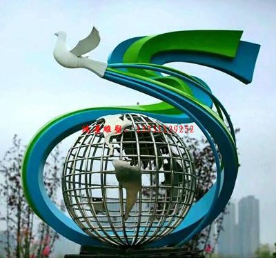 不銹鋼地球雕塑上面盤旋和平鴿，廣場雕塑加工